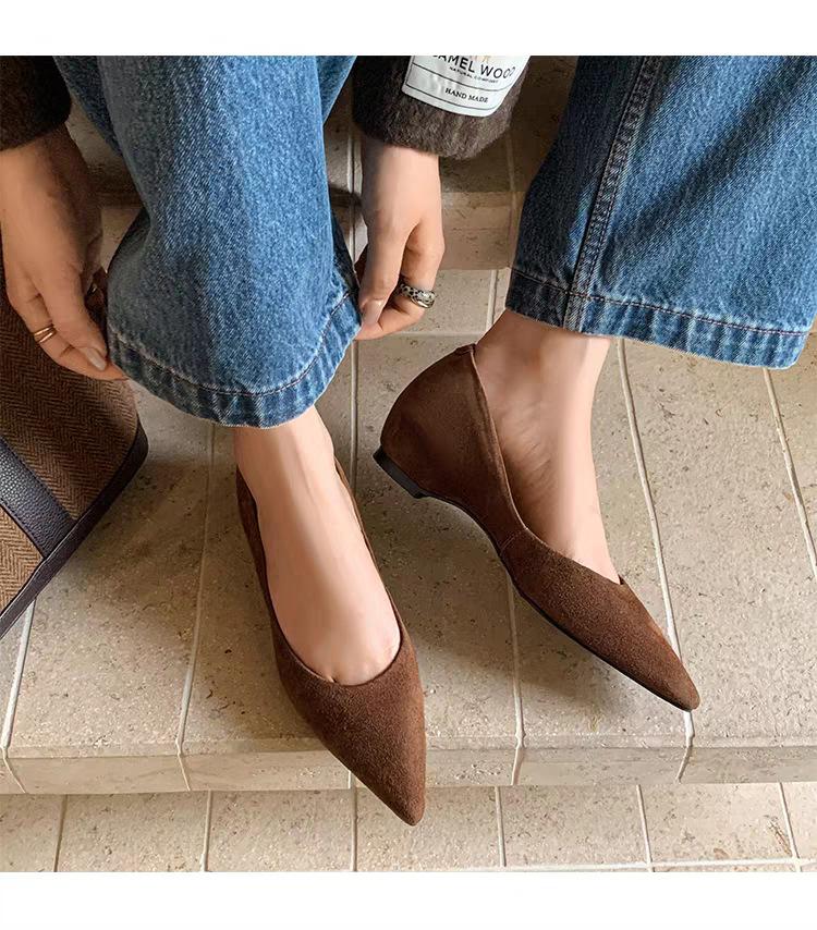 French Retro Shallow Mouth Single Shoes Women's Pointed 2025 New Leather Shoes Spring and Autumn Versatile Women's Shoes Inner Height Increase Work S