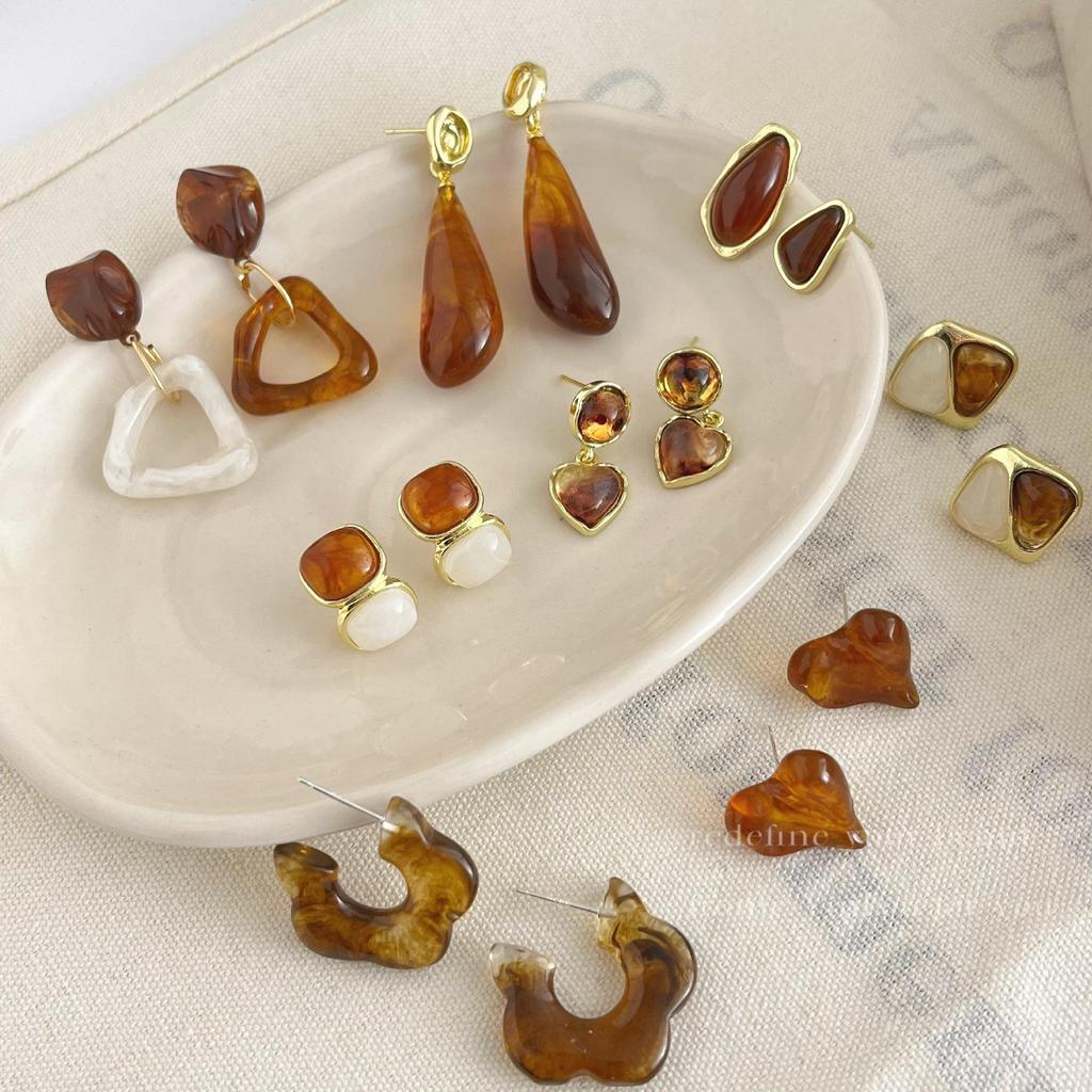 «Серьги-иглы Майяра 925»: "Янтарный жемчуг в стиле ретро для осени/зимы"