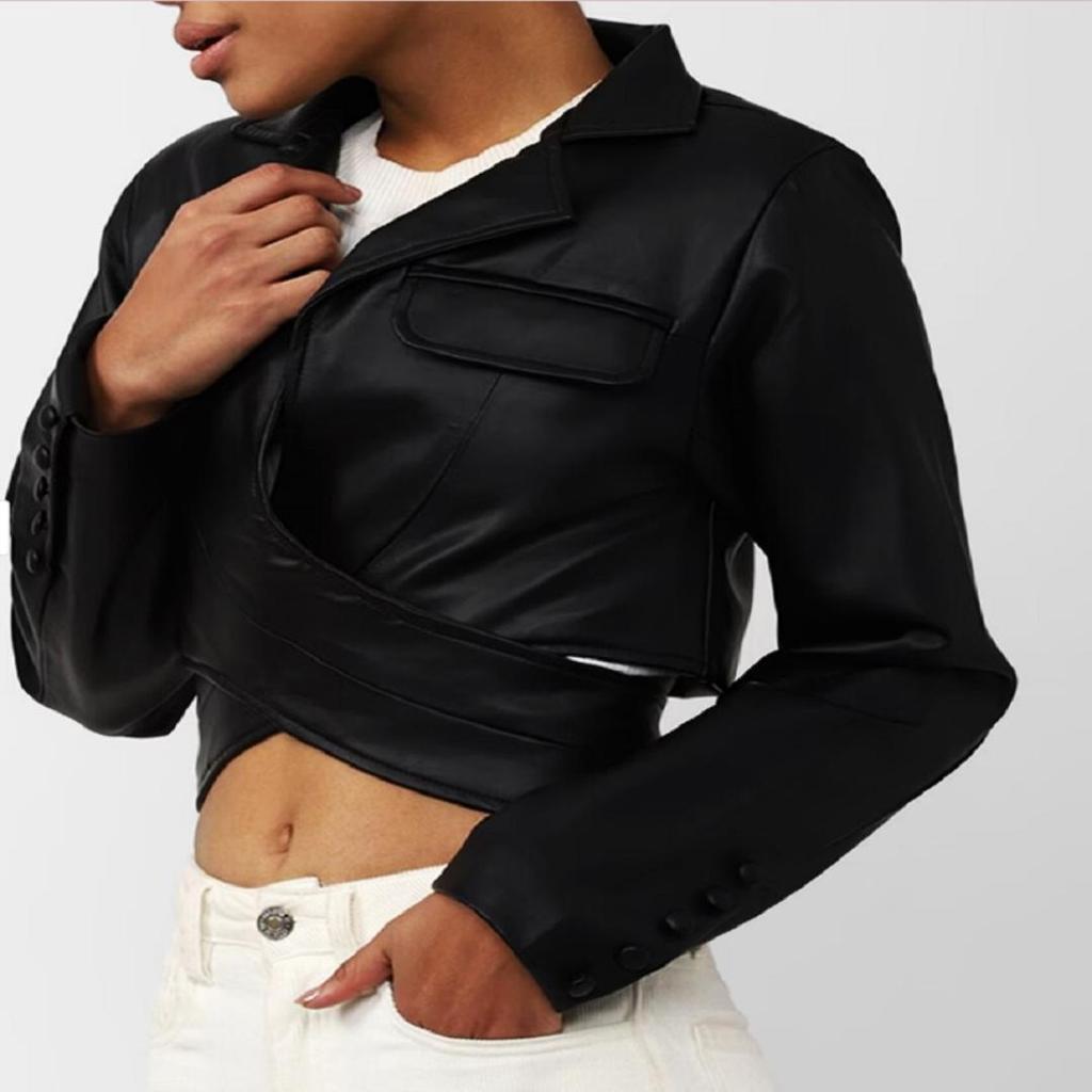 NOORA Женская кожа ягненка черного цвета | Укороченная мотоциклетная куртка приталенного кроя | Красивый образ с рукавами