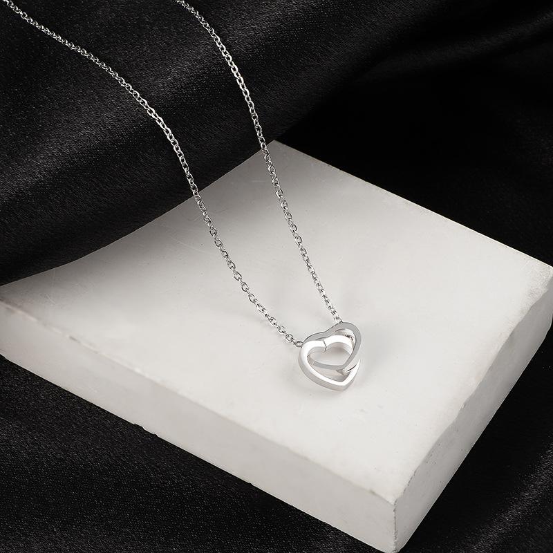 Минималистичное ожерелье из титановой стали с двойной пряжкой Love, женское ожерелье из нержавеющей стали Heart-To-Heart с двумя кольцами, универсальное и не выцветающее ювелирное изделие