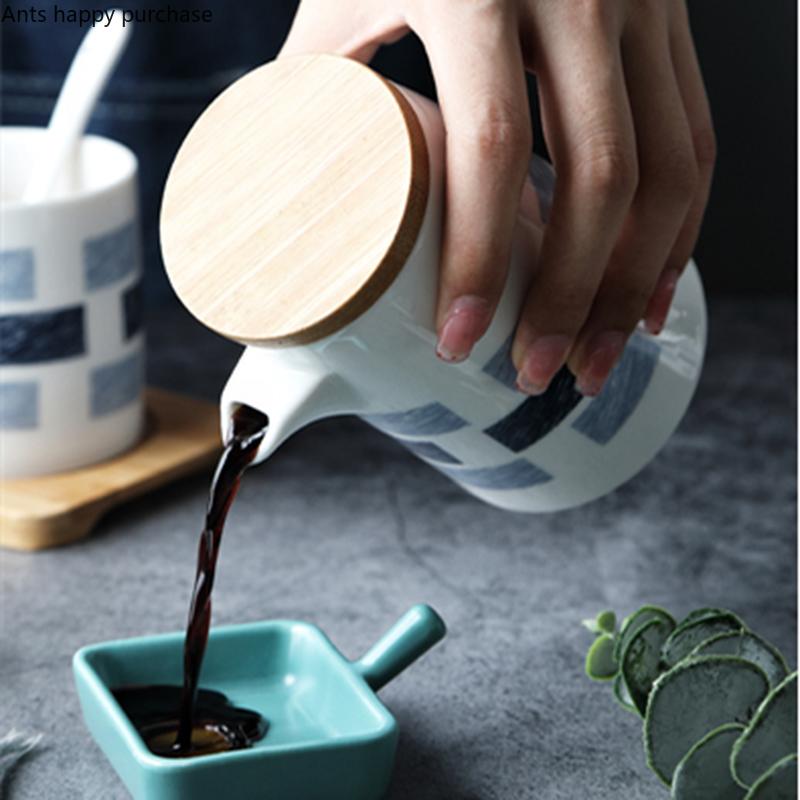 Главная Керамика Набор баночек для специй Комбинация палочек для еды Подставка для слива Масленка Солонка Коробка для приправ Набор из трех предметов Контейнер для специй