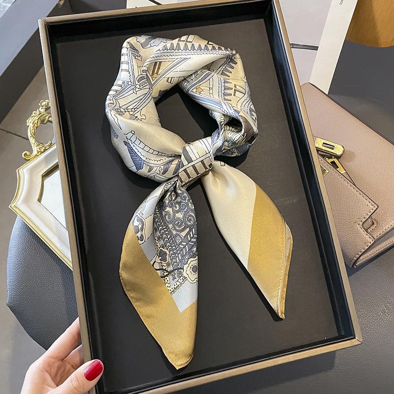 Женский шелковый шарф Camellia Black & White Mulberry - 70x70 см, стильный аксессуар на весну/осень