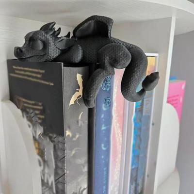 Книжная полка «Спящий дракон» декоративные подарки