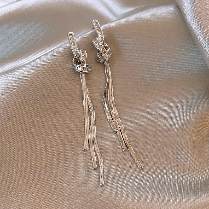 Серьги-гвоздики с узловой кисточкой из циркона модный тренд длинные серьги серьги женские