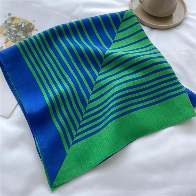 Дизайнерский велюровый квадратный шарф для женщин, шейный платок, галстук, модный маленький клетчатый шарф для волос на запястьях, новый платок, бандана 