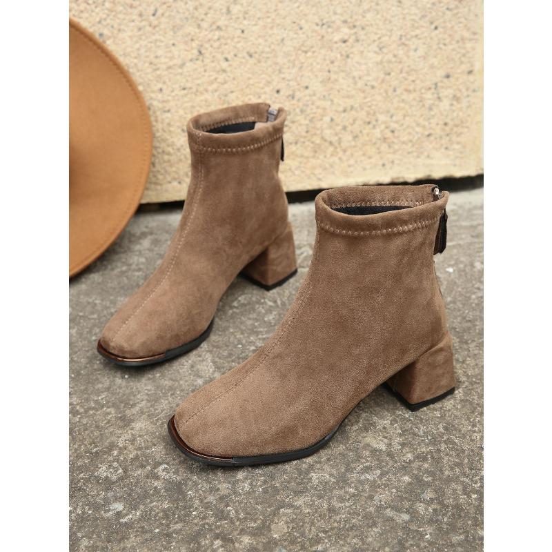 Мартинсы на среднем каблуке с квадратным носком Женские 2025 Зима Новые Стройнящие Большого размера Модные ботинки