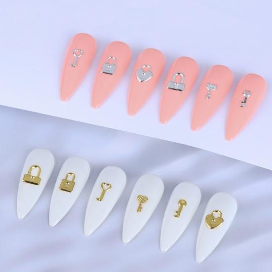 1 коробка, подвеска для дизайна ногтей, 12 сеток в ассортименте, полый металлический ключ с замком в форме сердца для женщин и девочек, аксессуары для украшения ногтей своими руками, подарок на день рождения