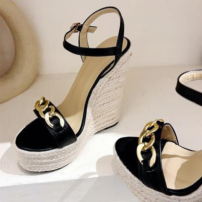 Модные босоножки на танкетке с пряжкой и пряжкой на толстом каблуке с металлической цепочкой, женские летние сексуальные босоножки на танкетке с конопляной веревкой