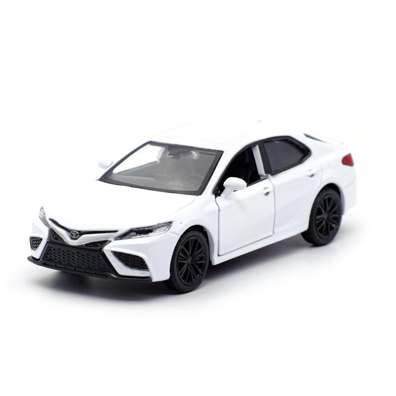 RMZ CITY 1:36 Toyota Camry XSE Family Car Alloy Diecast Car Model Toy With Pull Back For Children Gifts Toy Collection