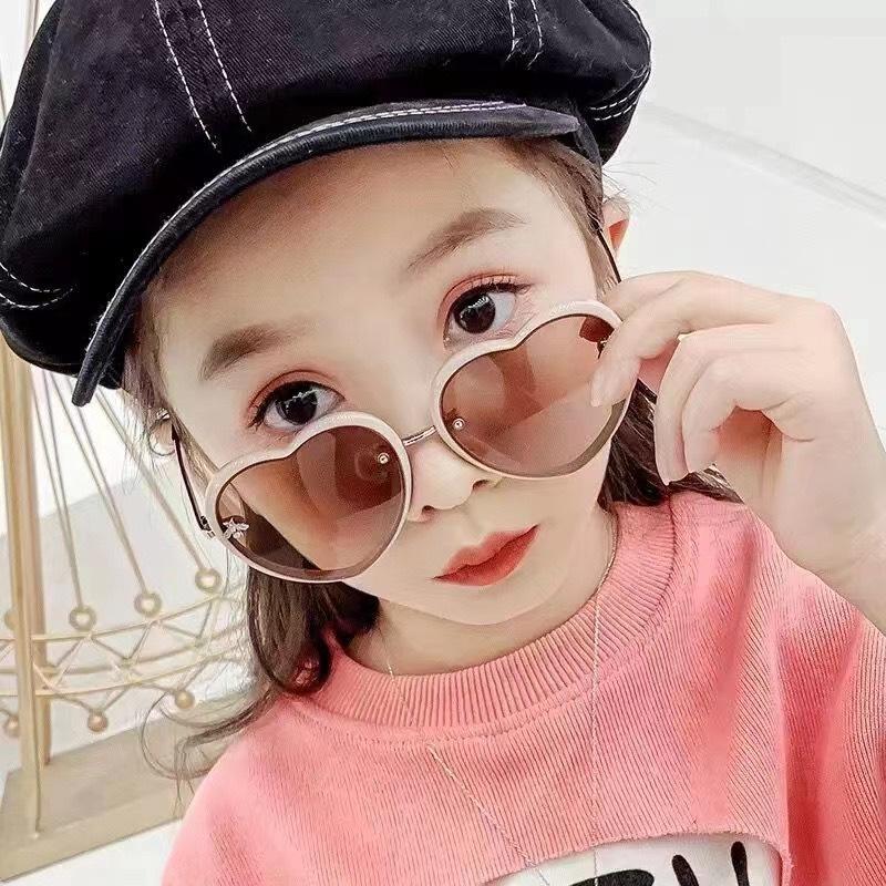 Модные детские солнцезащитные очки с сердечками для мальчиков и девочек, солнцезащитные очки для малышей, брендовый дизайн, винтажные детские солнцезащитные очки с градиентом, пластиковые очки UV400