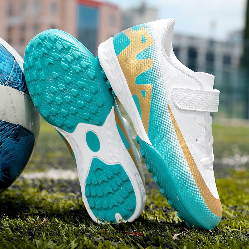 New Kid Football Boots Professional Match Soccer Shoes Comfortable Sneakers Non-Slip Boys Ultralight TF FG Sports Shoes Unisex