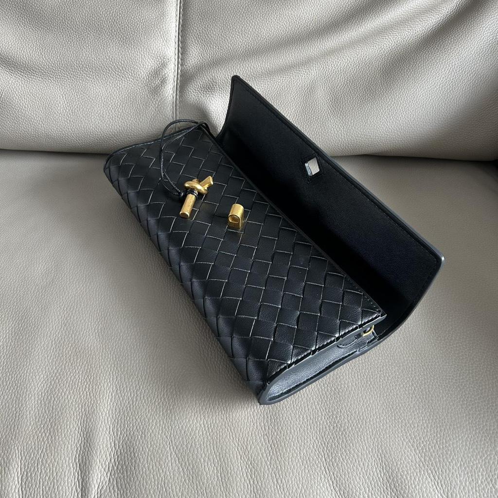 Женская сумка-багет ручной работы в стиле ретро 2024 года