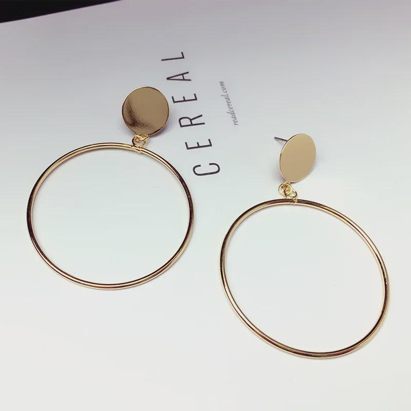 Korean-Style Fashionable and Versatile Hoop Earrings—Smooth, Simple, and Exaggerated European and American Style.