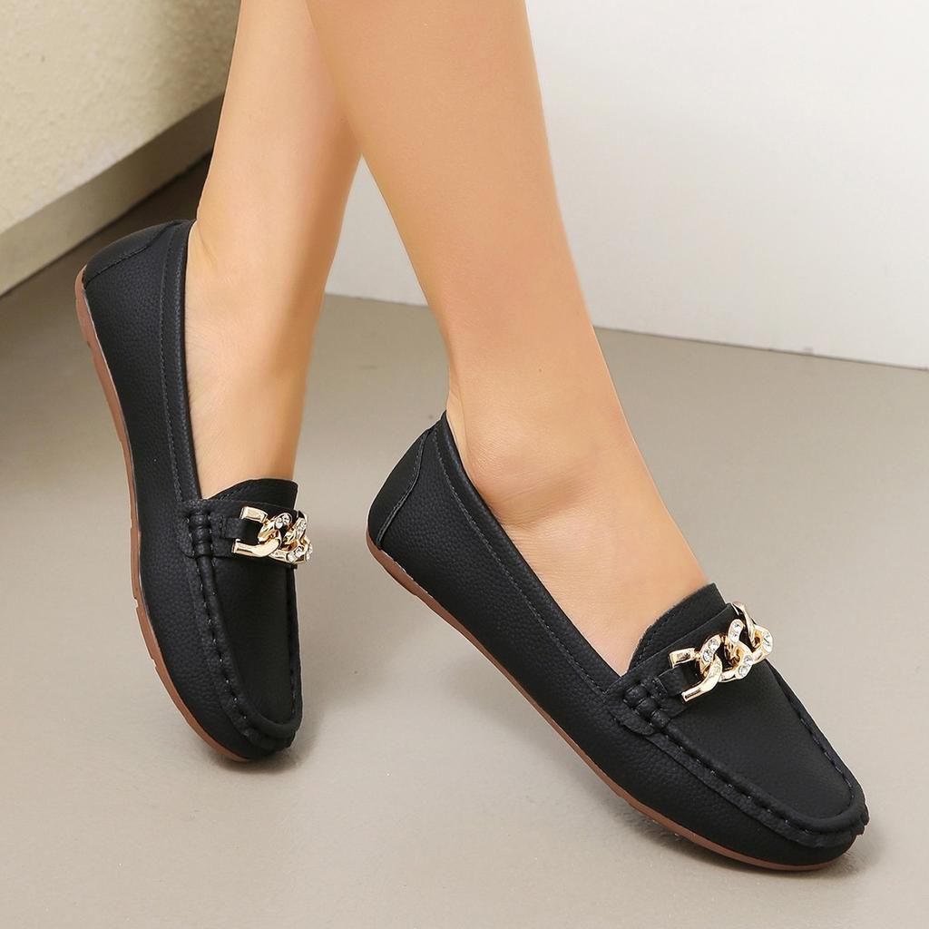 Flat-bottomed Casual Single Shoes, Loafers, Shallow-mouth Doudou Shoes, Women's 2024 New Fashion Metal Chain, Large-size Mother Shoes.