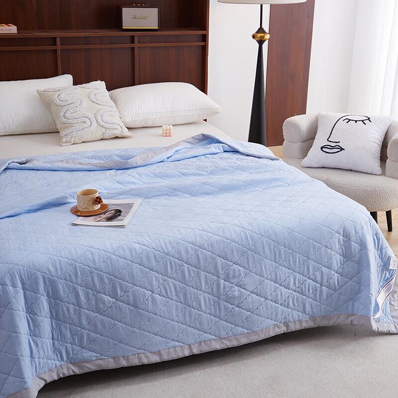 Bamboo Charcoal Antibacterial Summer Quilt