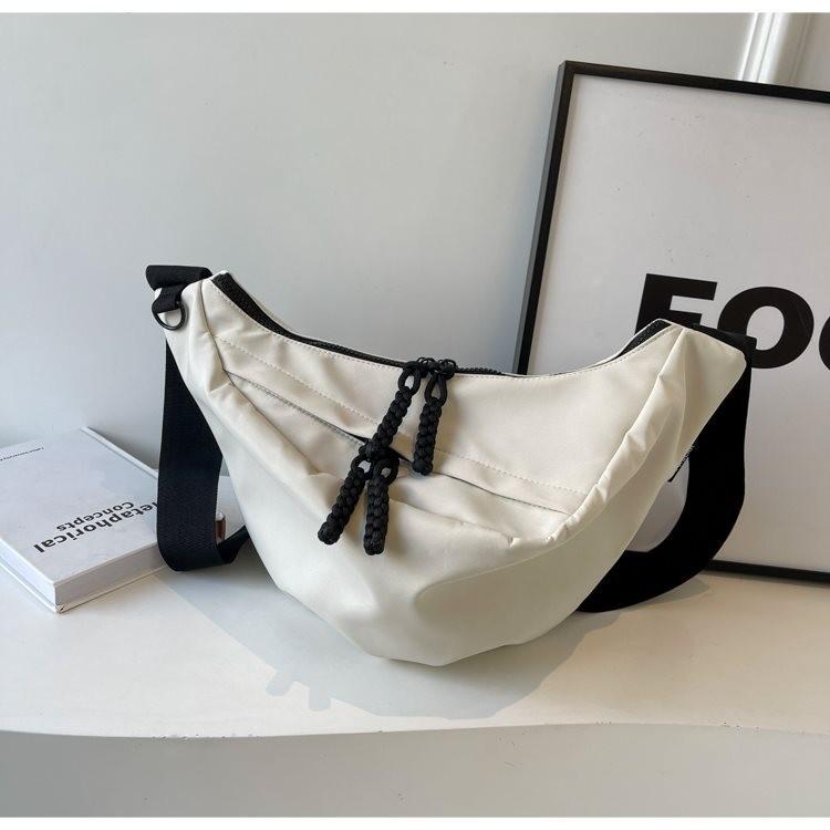 Trendy Gender-neutral Dumpling Bag For Women Stylish Casual Shoulder Bag In Soft Fabric