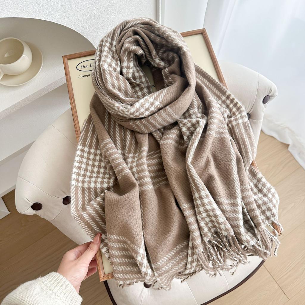 Retro Autumn and Winter British Scarf Women's High End Plaid Thickened Warm Scarf Couple Student Shawl Windproof