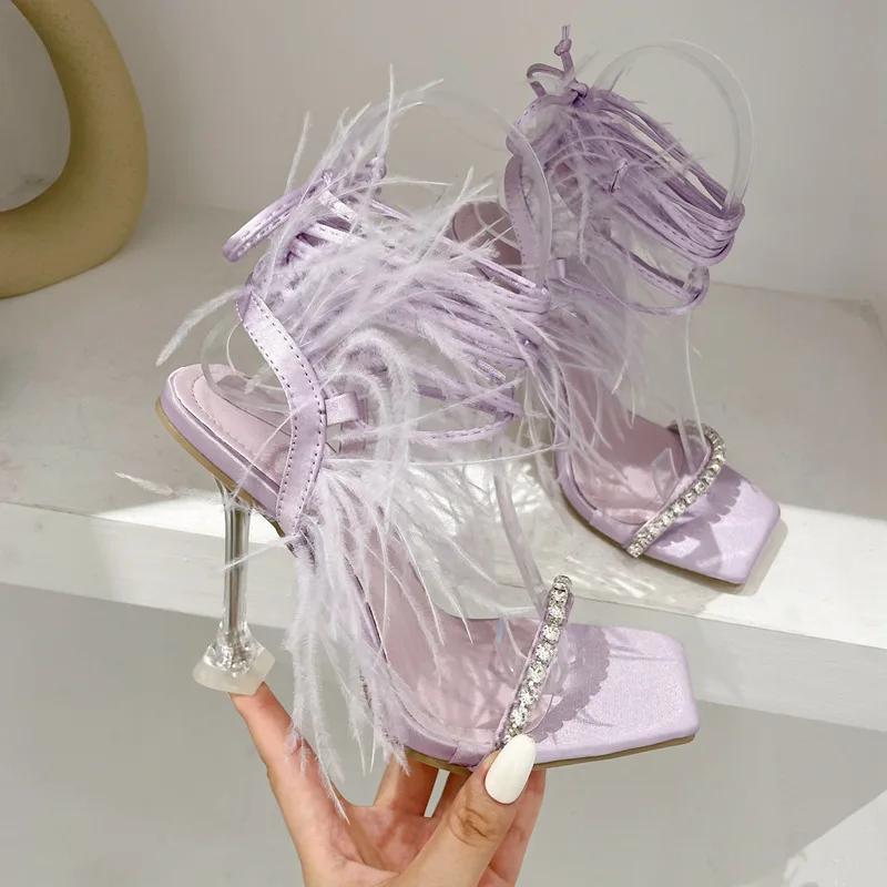 Сексуальные/клубные босоножки с открытым носком и квадратной головкой, украшенные стразами и перьями, женские летние узкие туфли для танцев на высоком каблуке с ремешком на щиколотке