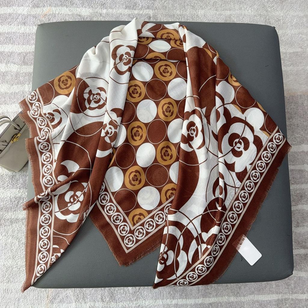 New Autumn and Winter Camellia High-end Scarf Fashionable Versatile Decorative Warm Square Scarf Air-conditioned Room Shawl