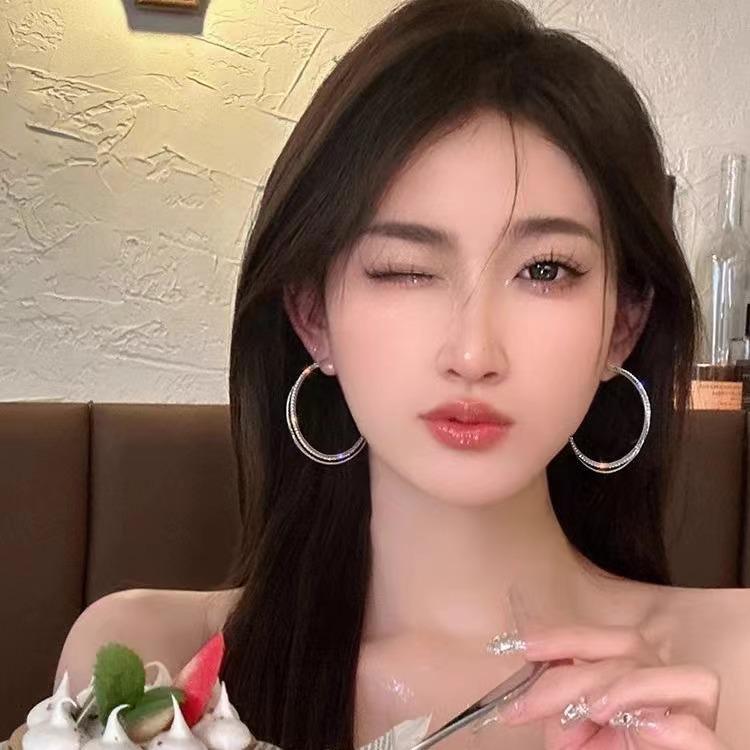 Unforgettable 2025 Unique European & American Large Hoop Earrings for Women - Exquisite Contemporary Design