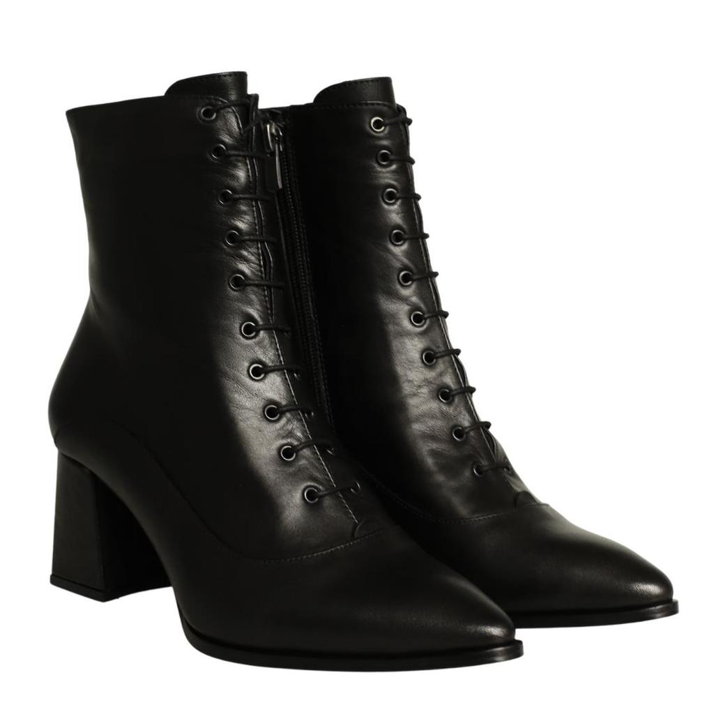 Женские сапоги из натуральной кожи на высоком каблуке