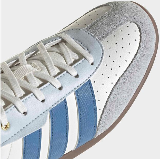 Кроссовки Adidas BARREDA LO