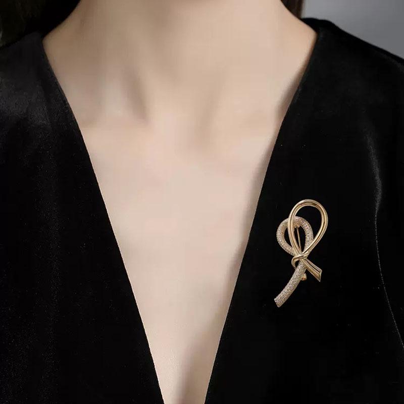 Элегантная брошь-бантик: Женская модная брошь для свитеров и костюмов