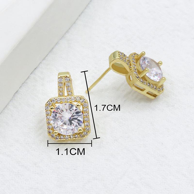 Серьги French Light Luxury Zircon. Милые и высококачественные серьги для женщин. Модные и универсальные серьги с эффектом выцветания.