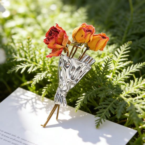 Держатель для цветов Брошь-букет Носимая ваза Брошь-булавка Вставка для живых или засушенных цветов в букет Аксессуар-булавка для курток Платьев Шарфов Свитеров