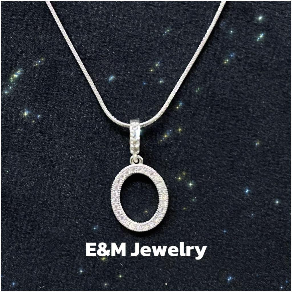 Королевский двор - Ожерелье в стиле «Дрянные девчонки» - Набор подвесок: Крест, Корона и Римская цифра, полностью покрытых цирконием - Роскошный позолоченный медный чокер для женщин