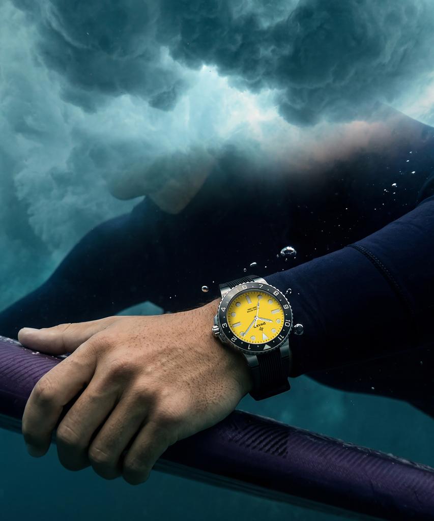 Diwodeu Dw-208-Ye Spino Diver 300 Sunrise Yellow Men'S Metal Wristwatch