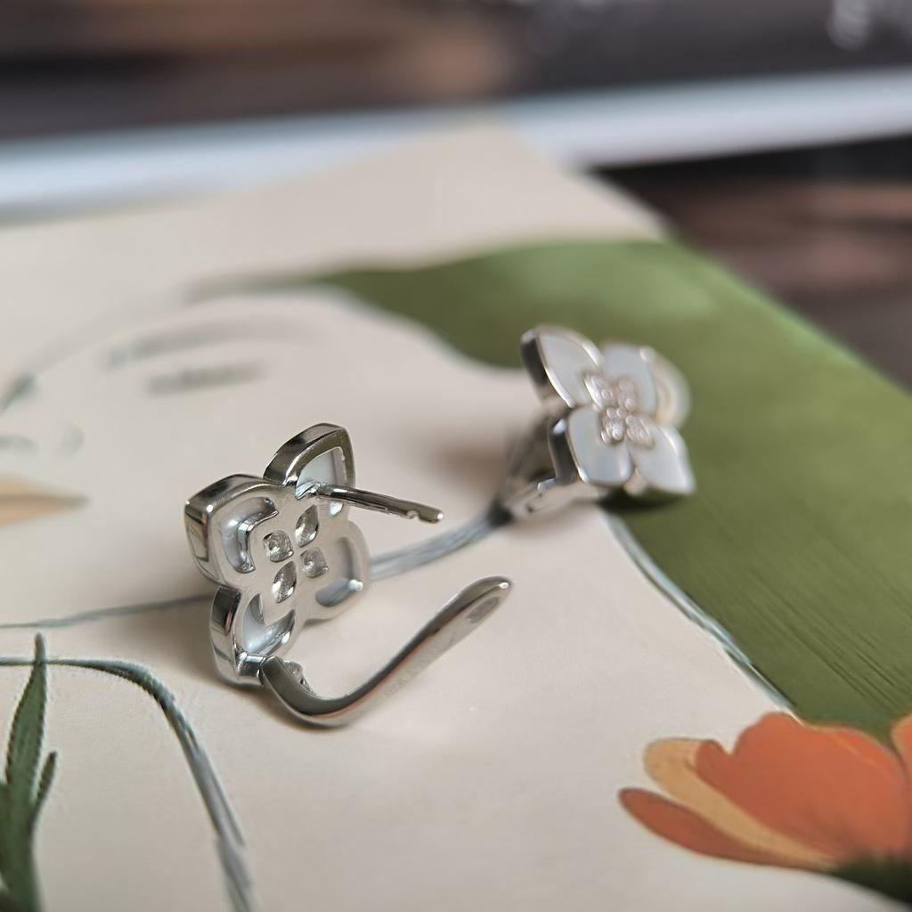 Серебряные серьги с натуральным перламутром, фианитами (60002139)