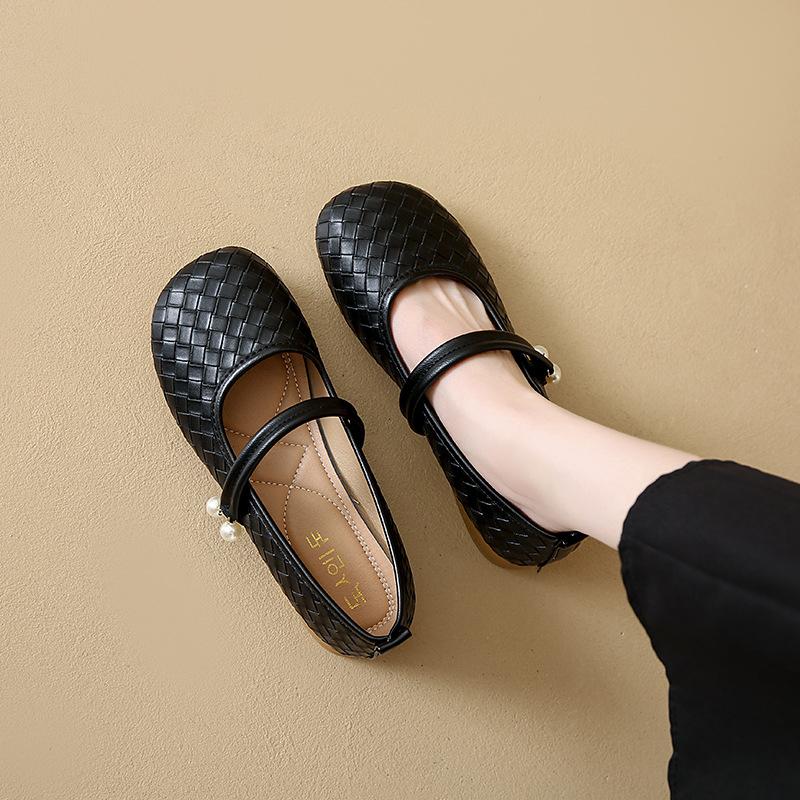 2025 осень новые ретро плетеные из мягкой кожи на мягкой подошве модные одинарные туфли с жемчугом на толстом каблуке туфли Мэри Джейн