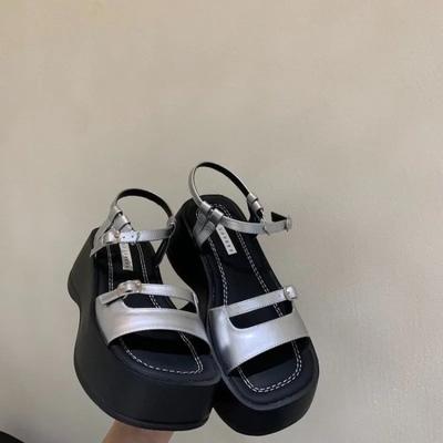 Модные босоножки на платформе, женская модная корейская версия, подходящая к обуви на платформе, корейская версия, простые сандалии с пряжкой