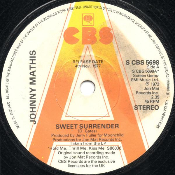 7-дюймовая пластинка ДЖОННИ МЭТИС - Сладкая капитуляция SCBS5698PROMO CBS 1977 Великобритания Поп Б/У
