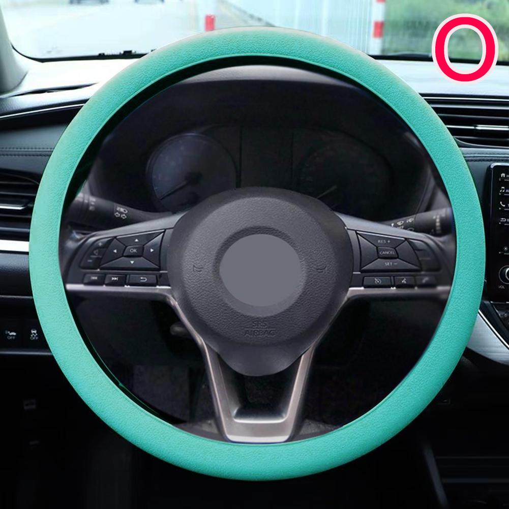 Противоскользящая силиконовая накладка на руль автомобиля с эластичным растяжением для улучшения внутреннего дизайна и удобного доступа к захвату