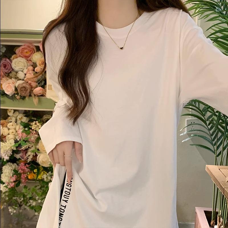 Белая футболка с длинными рукавами и разрезом для женщин на начало осени, новый стиль, средней длины, свободный топ с буквами, закрывающими кожу, в стиле вестерн, уникальный и шикарный