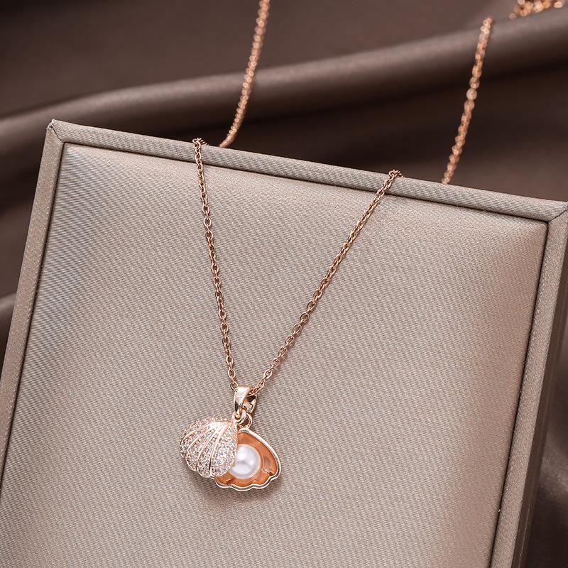 Copper Micro-inlaid Zircon Fashion Necklace Pearl Shell Necklace Colorfast Niche Design Clavicle Chain