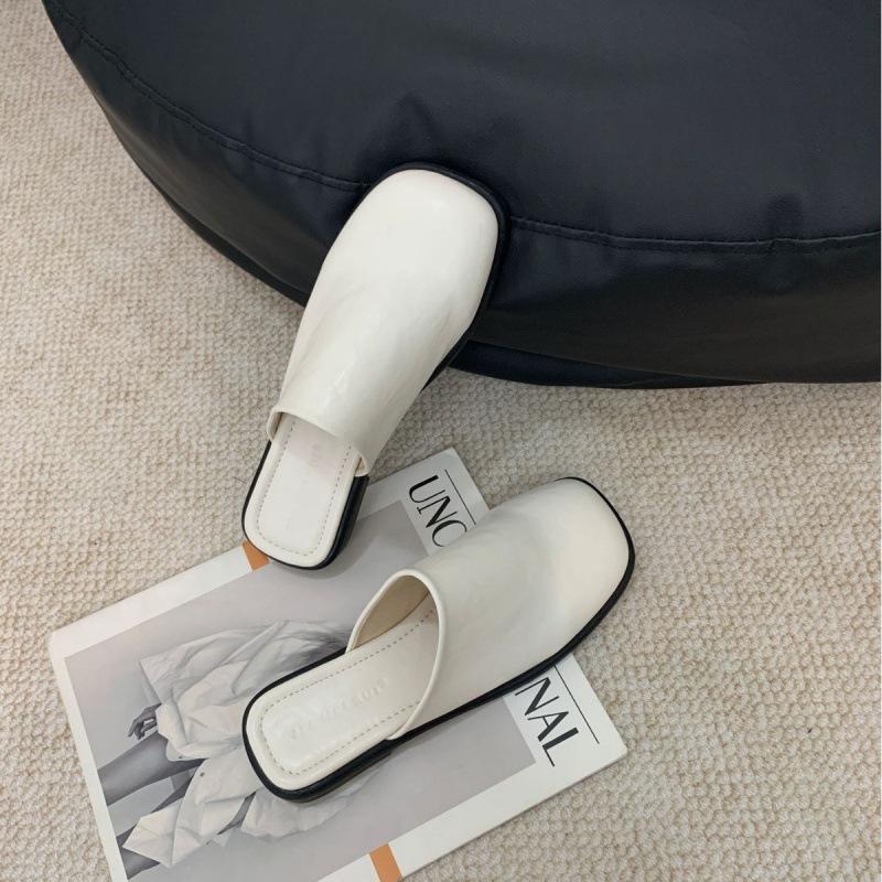 Весной и осенью 2025 года новая ретро британская сумка с плоским дном, головка и полушлепанцы, женская обувь, версия для ношения, обувь Мюли