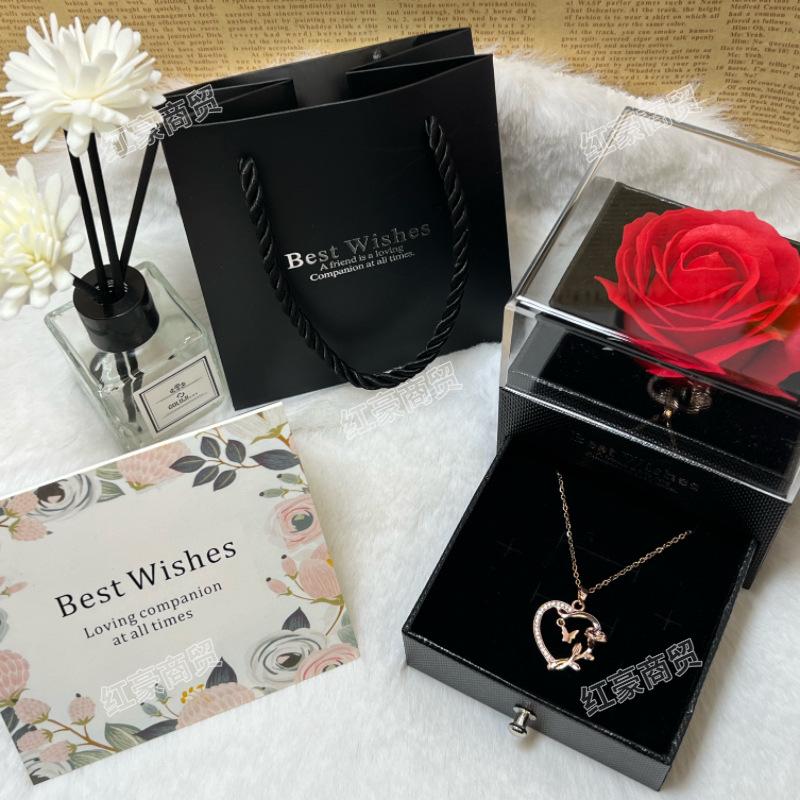 Подарочная коробка в форме сердца для розы и ожерелья: Набор из стабилизированных цветов на День святого Валентина и День матери