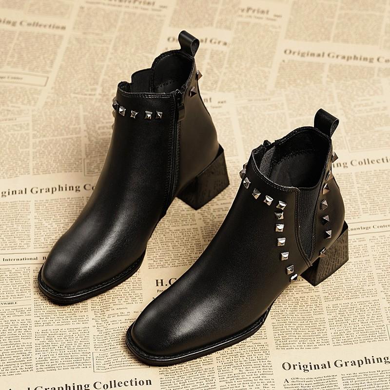 Fashion Black Cool Rivet Decoration Ankle Boots for Womens High Quality Chelsea Boots British Casual Boots Female Platform Short Boots