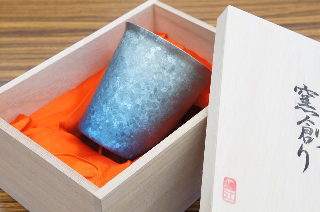 HORIE Сделано в префектуре Ниигата Титановый двойной стакан Выполнен в печи Широкое горлышко 250 куб. см Градиентно-синий T14KM250GB Tsubame,