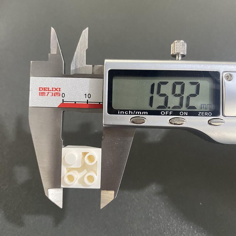 Совместимый строительный блок 3676 Детали строительного блока 2X2 Угол разворота Наклон 45 градусов Аксессуары для сборки мелких частиц Запасные части