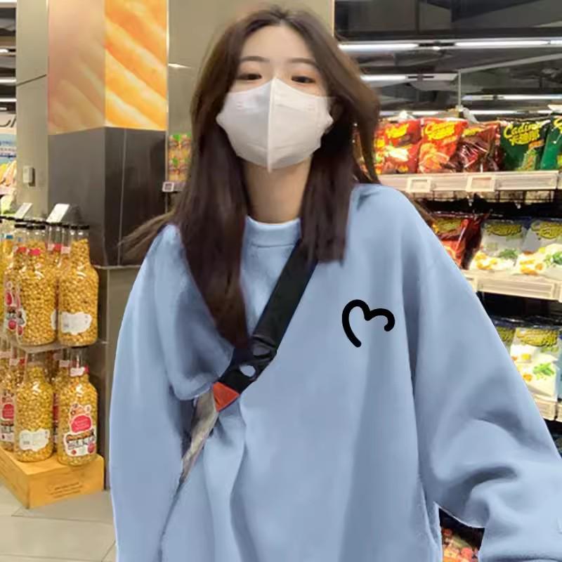 Женский пуловер темно-зеленого цвета с круглым вырезом - Осень 2024, корейский стиль, длинный рукав, повседневный дизайн.