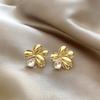 Темперамент, простые серьги с цветком, женские дизайнерские датчики, свежие серьги, усовершенствованные различные легкие серьги для лица 