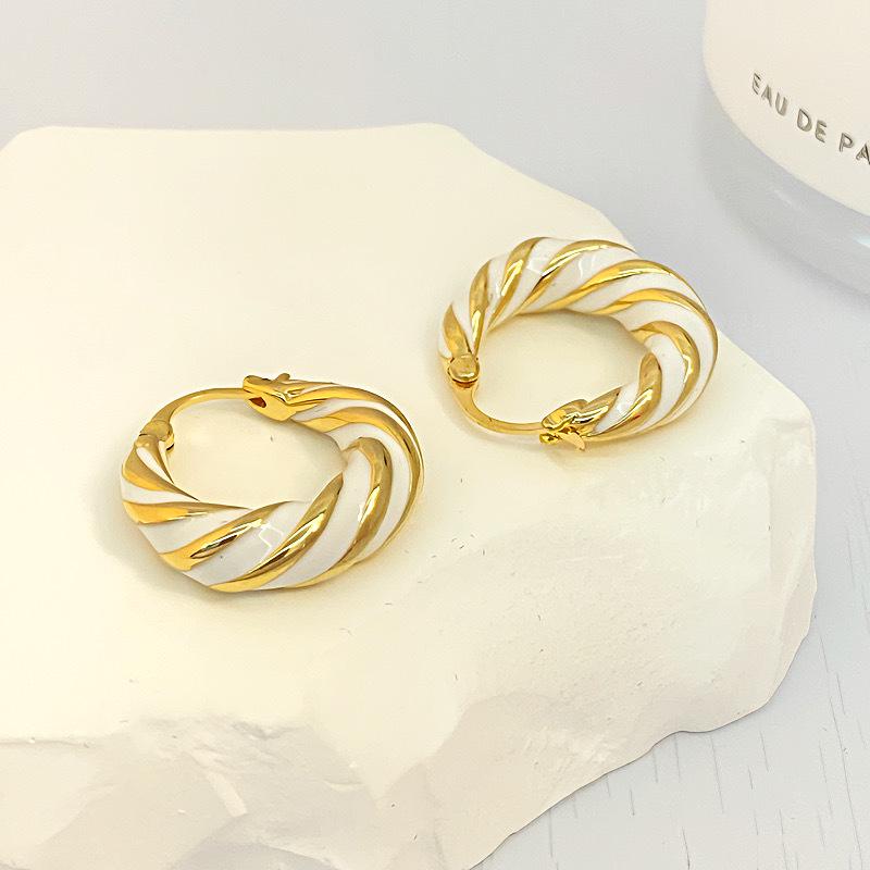 Серьги-кольца «Анкара Ред Дрип Глейз» в виде скрученного узла - Элитные эмалевые серьги-клипсы с цветными блоками.