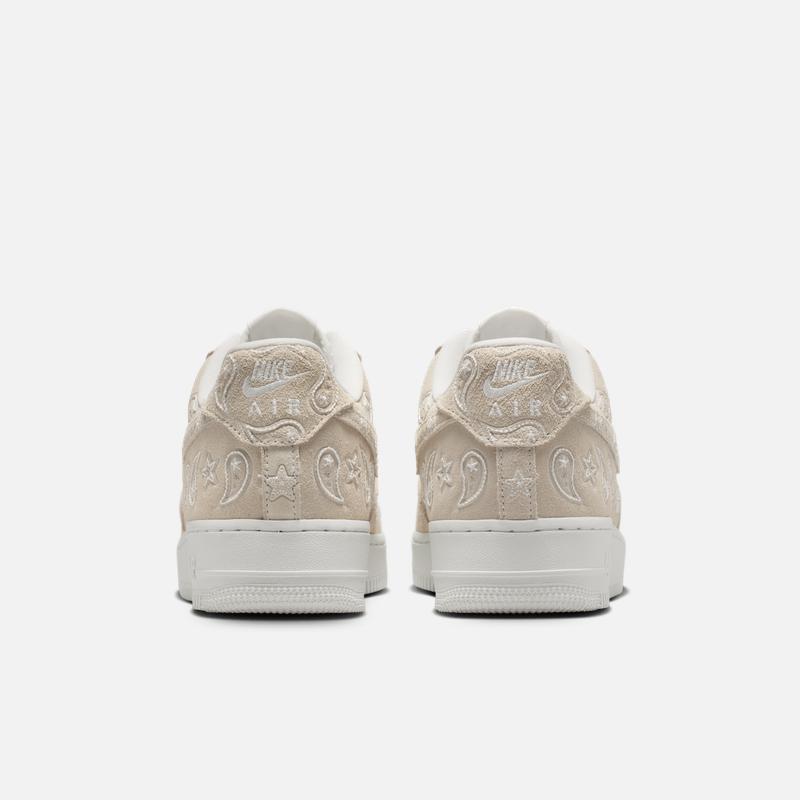 Nike Мужские спортивные кроссовки Air Force One с узором "Цветок кешью" - Весенняя коллекция NIKE AIR FORCE 1 IU2363