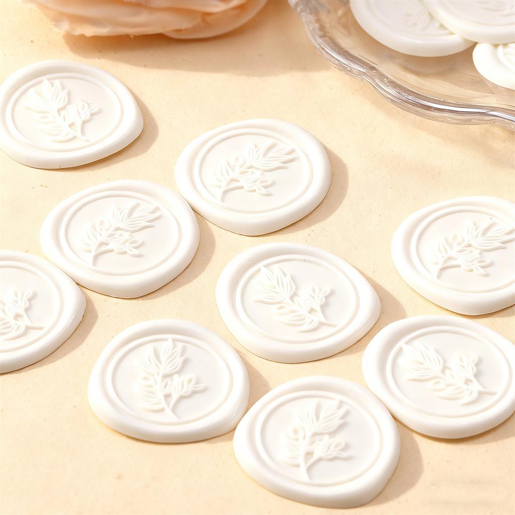 Белые наклейки-сургучные печати с эвкалиптом, 50 шт., ботанические самоклеящиеся наклейки-сургучные печати, праздничные наклейки для запечатывания конвертов на Рождество