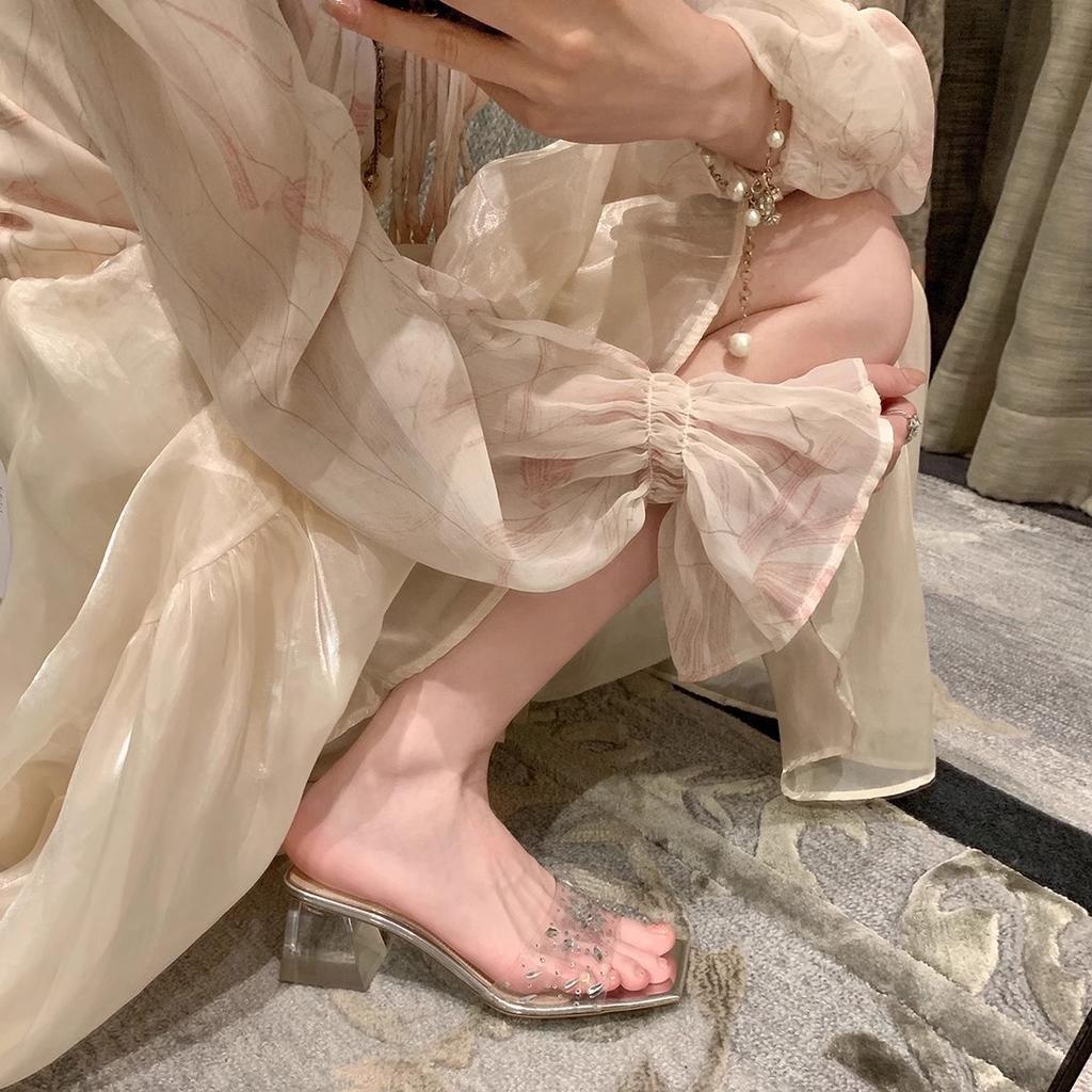 Тапочки с квадратной головой и прозрачным толстым каблуком в стиле феи ветра, женские модели 2025 года с юбками, пляжные классные тапочки