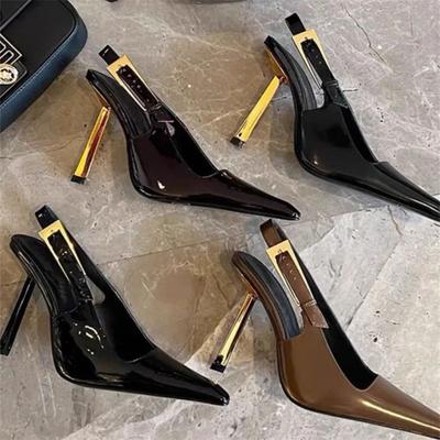 24 ранняя весна маленькие золотые босоножки с перемычкой, с мелким вырезом, квадратным носком, из лакированной кожи, с открытой боковой частью, на супервысоком каблуке, с металлической пряжкой, с острым носком, модные женские